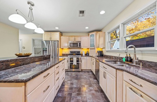 Alexandria West Maison | Luxury Spacious Alexandria Home Minutes to Washington D.C.