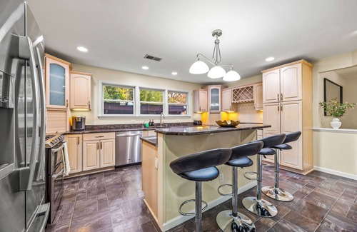 Alexandria West Maison | Luxury Spacious Alexandria Home Minutes to Washington D.C.