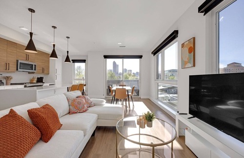 Uptown Appartement | Luxury Spacious Apt, Gym, Spa, Garage & DT Views