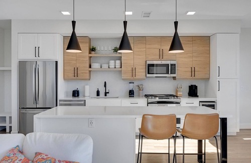 Uptown Appartement | Luxury Spacious Apt, Gym, Spa, Garage & DT Views