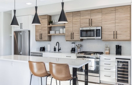 Uptown Appartement | Luxury Spacious Apt, Gym, Spa, Garage & DT Views