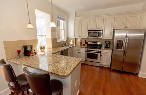 Woodley Park Lit Et Petit-Déjeuner | "Luxury spacious charming DC row house + parking"