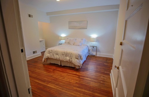 Woodley Park Lit Et Petit-Déjeuner | "Luxury spacious charming DC row house + parking"