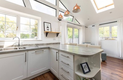 Potters Bar Maison | Luxury & Spacious 2 Bed Annex with Private Garden