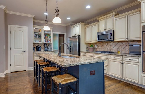 Nolensville Maison | Luxury Spacious Retreat House in Nolensville