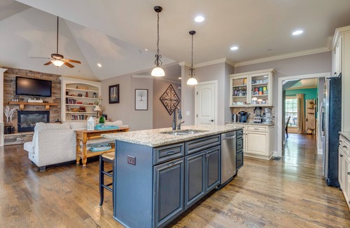 Nolensville Maison | Luxury Spacious Retreat House in Nolensville