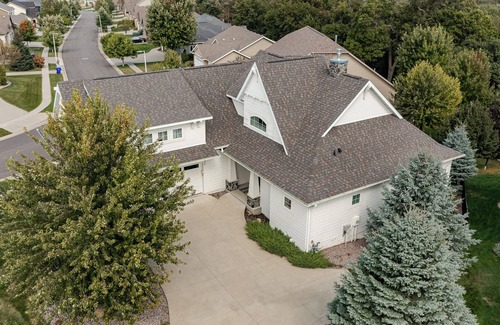 Rochester Maison | Luxury Stay/ Theater / Pool Table / Dogs Welcome