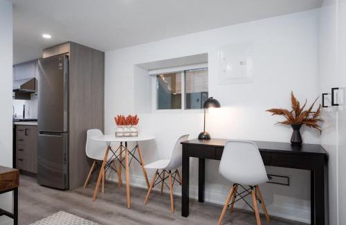 Parkdale Appartement | Luxury Studio Condo in Downtown Toronto Elm Street