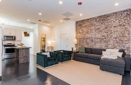 Civil Rights Historic District Copropriété | Luxury Studio Loft in theatre district BHM