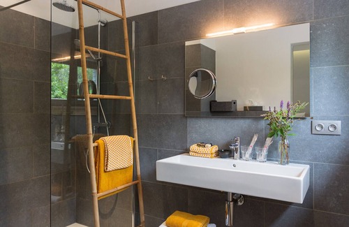 Ghent Maison | Luxury studio with free parking and private terracei. 15 minutes to the center.