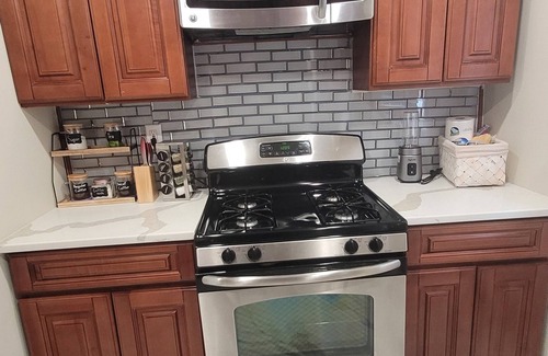 Clark Appartement | Luxury Suburban Hideaway Come see why this is better than a hotel stay.