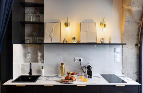 Castres Appartement | Luxury Suite Romantic Getaway with Jacuzzi