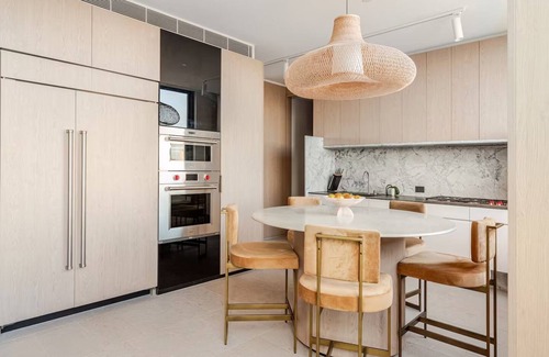 Redfern Appartement | Luxury Sydney Penthouse – 3 Bed, 3 Bath, 3 Car | Near Crown St & CBD
