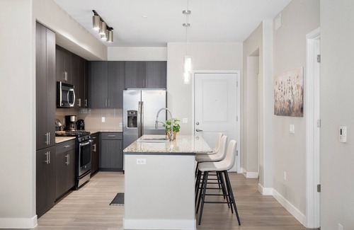 Riverside Appartement | Luxury Tempe Stay 1BR w/Patio, Gym & Business Center