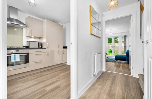Bordesley Maison | Luxury Three Bedroom House - Parking - Garden