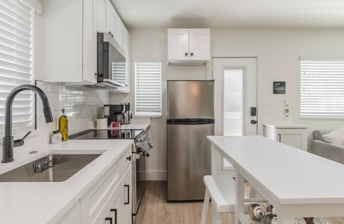 College Park Appartement | Luxury Tiny Home -2 MI to DT Orlando & Winter Park