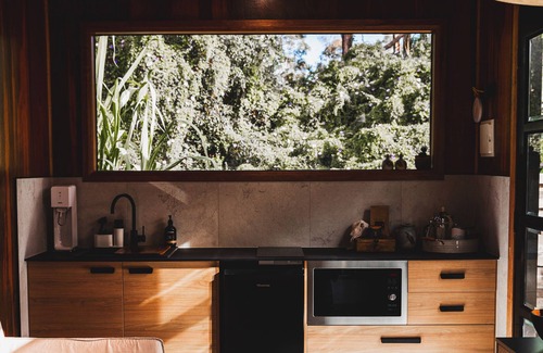 Cardiff Lit Et Petit-Déjeuner | Luxury Tiny home, Outdoor bath, Infrared Sauna, Fire pit