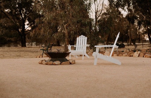 Bellellen Maison | Luxury tiny house on your own 12 acres close to and with views of the Grampians.