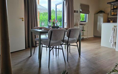 Schin op Geul Maison | Luxury Tiny House with private hot tub