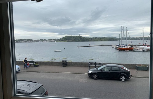 Ards and North Down Maison | Luxury Town House with Sea View and Hot Tub