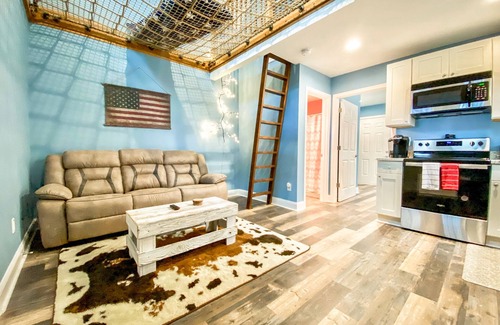 Clarks Hill Maison | Luxury Treehouse (Eagles Nest)