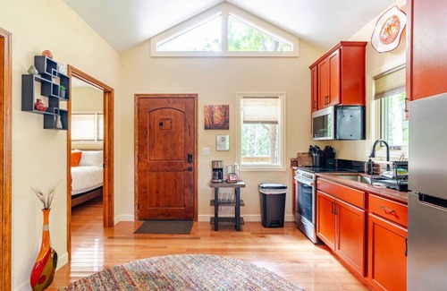 Marshall Cabine | Poplar Treehouse - Rustic Luxury Near Asheville