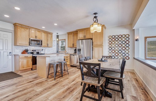 Silvercreek Copropriété | Luxury Updated 2BR2BA/Walk to Base/Bike Hike Fish Golf/STUNNING Mountain Views🌄