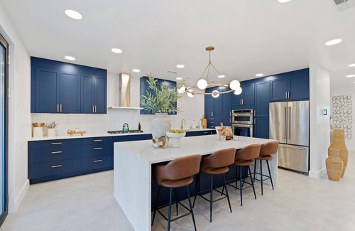 Tucson Maison | Luxury Upscale Modern home located in the Catalina Foothills. Sleeps 16