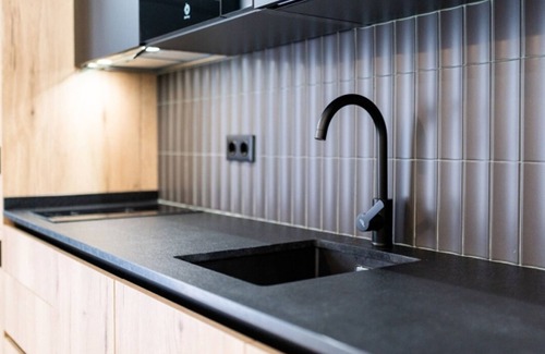 Figares Appartement | Luxury Urban Hideaway Near Granada City Center