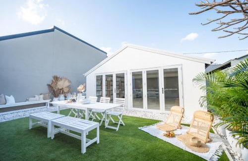 Mascot Maison | Luxury Urban Oasis