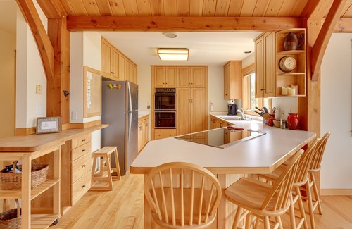 Windsor Maison | Luxury Vermont Vacation Rental: Private Hot Tub!