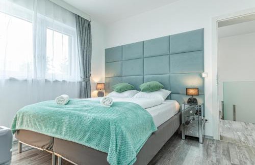 Stammersdorf Villa | Luxury Vienna 6BR Villa with Private Pool & Sauna - Pets allowed