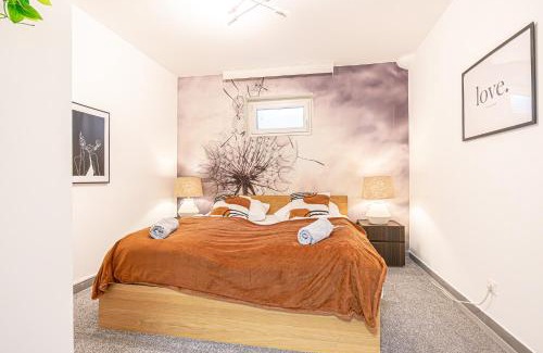 Stammersdorf Villa | Luxury Vienna 6BR Villa with Private Pool & Sauna - Pets allowed