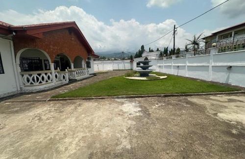 Limbe Maison | Luxury Villa AC Ensuite Room 7