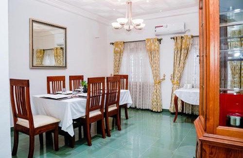 Limbe Maison | Luxury Villa AC Ensuite Room 7
