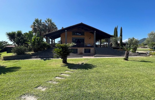 Cerveteri Villa | LUXURY VILLA AVEC PARC ET PISCINE