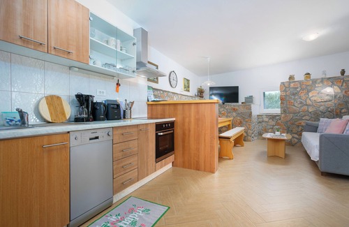 Brzac Villa | Villa de luxe pour 4-5 personnes - 2 chambres - 2 salles de bain - piscine
