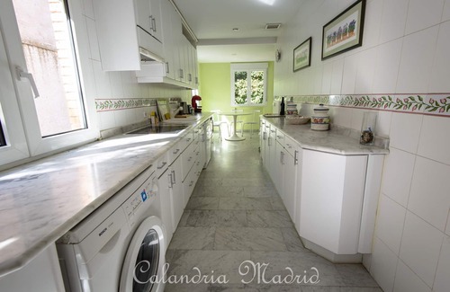 Pena Grande Villa | Villa de luxe jusqu'à 18 personnes. Madrid Capital Piscine et jardin privés. WiFi