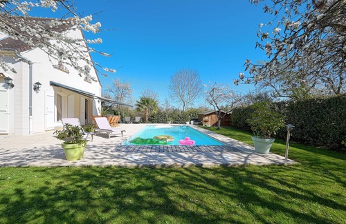 Medan Maison | Luxueuse Villa piscine chauffée sauna barbecue