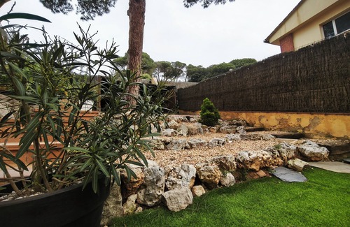 Vallromanes Chalet De Ski | Luxury Villa in Vallromanes - Nature, Pool, Views, Close to Barcelona & Beach.