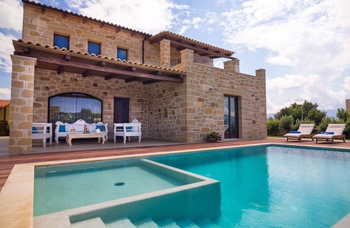 Nopigia Villa | Villa de luxe Posidonia avec piscine à seulement 35 mètres de la plage
