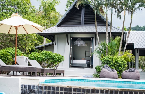 Ko Chang Villa | Villa luxueuse, plage privée, piscine à débordement, volley, couchers de soleil
