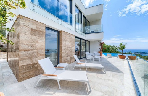 Hvar Villa | Villa de luxe Royal - villa moderne nouvellement construite avec vue sur la ville de Hvar, la mer et les îles