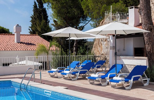Santana Villa | Villa de luxe, Sesimbra. Incroyable piscine au chlore naturel. Jardin Près de la mer