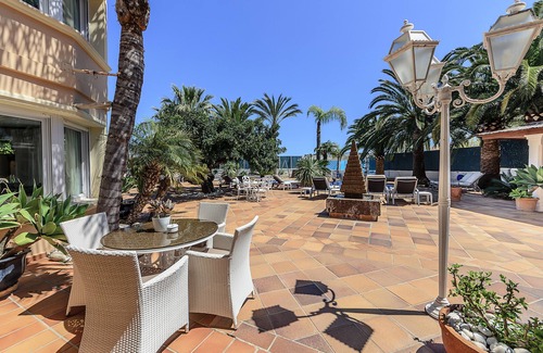 Pinar del Advocat Chalet De Ski | Luxury villa with heated open pool, 5 minutes from the beach!
