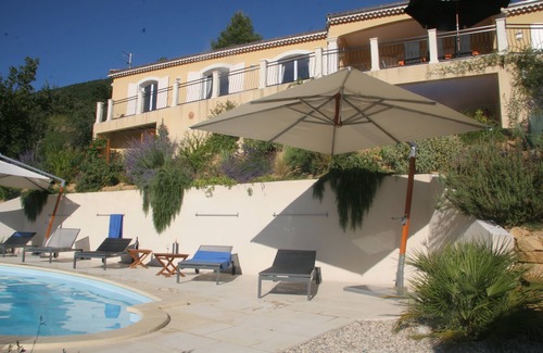 Nyons Maison | Villa de luxe avec piscine chauffée et vue panoramique, à 10 min à pied du vieux Nyons