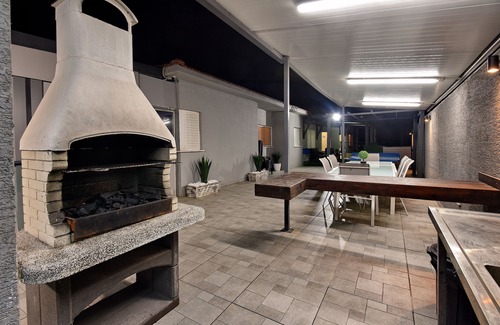 Nof Kinneret Appartement | Luxury Villa with heated pool in Zfat