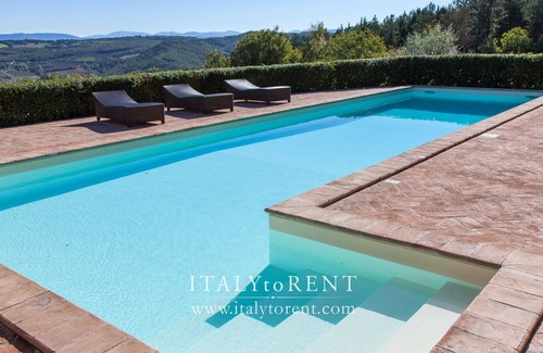 Acqua Loreto Villa | VILLA SAN VALENTINO est appelée « Terrasse de l'Ombrie » pour la vue à couper le souffle