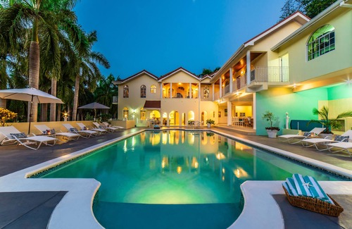 Montego Bay Maison | Domaine privé dans un quartier fermé exclusif avec personnel de maison complet.