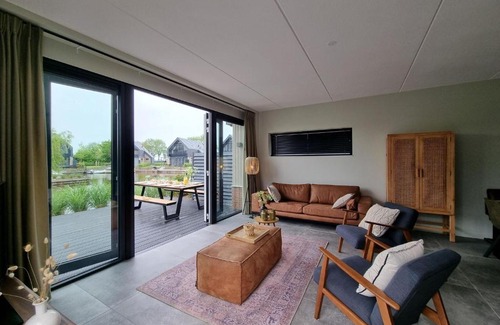 Balk Maison | Luxury villa with private terrace on the water